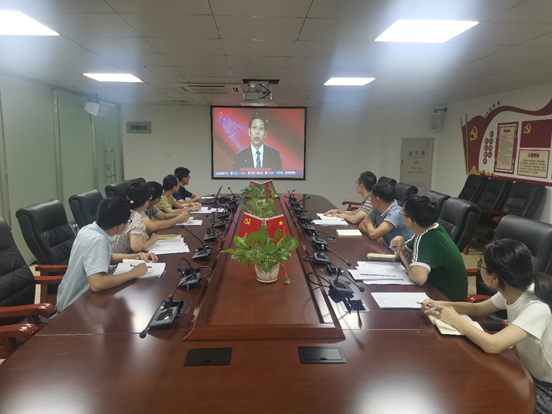 泉州南京大学环保产业研究院党支部开展“党旗飘扬 筑牢红色防火墙”专题学习